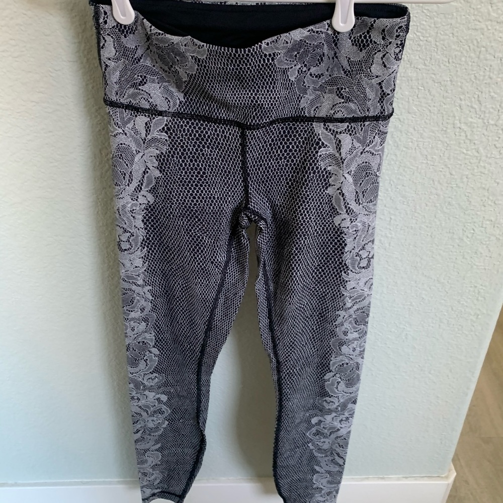 Lululemon lace leggings size 6